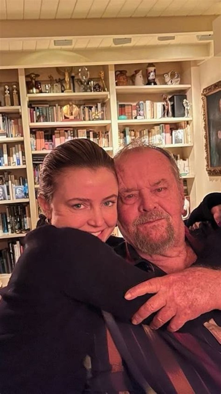 Who is Lorraine Nicholson Dating Now