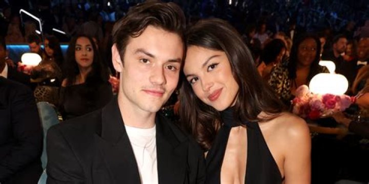 Who is Louis Dipippa Dating Now?