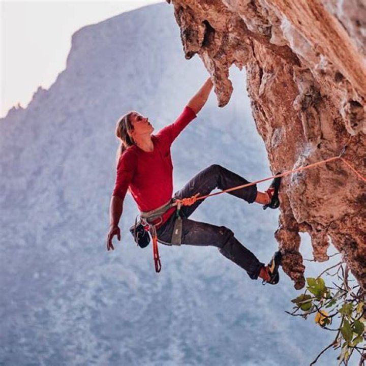 Who is Magnus Midtbo Dating Now