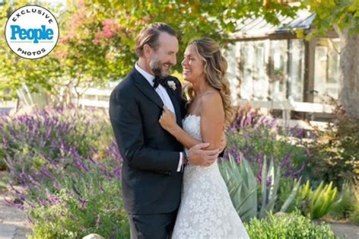 Who is Manu Baumgartner Dating Now