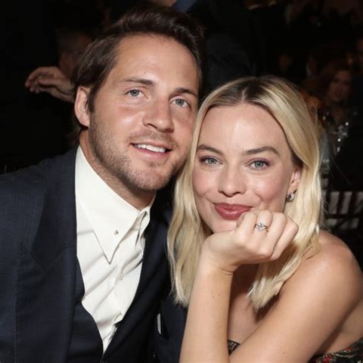 Who is Margot Robbie Dating Now?
