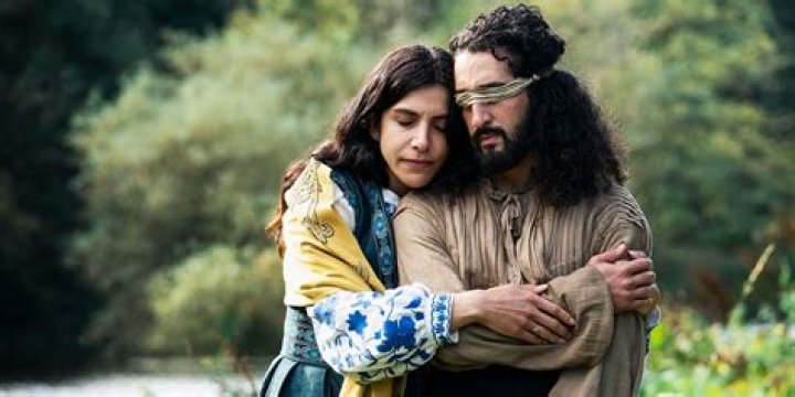 Who is Mariam Habach Dating Now?