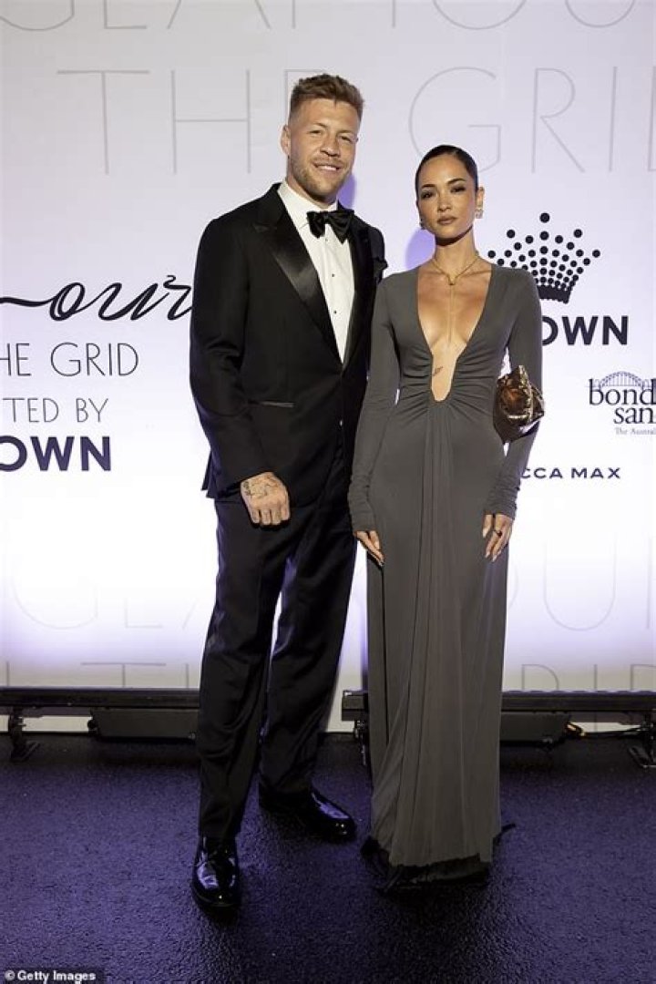 Who is Matthias Mckinnon Dating Now