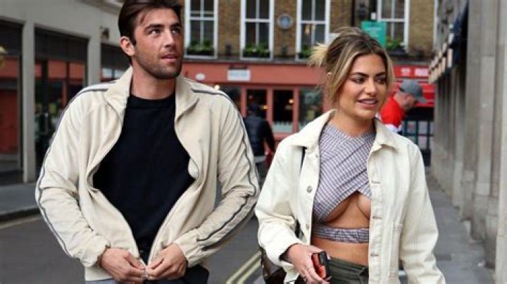 Who is Megan Barton Hanson Dating Now