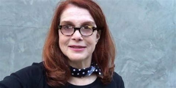 Who is Melanie Mayron Dating Now?