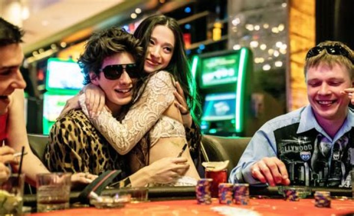 Who is Mikey Bolts Dating Now?