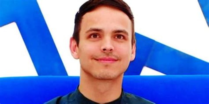 Who is Mitchell Moffit Dating Now?