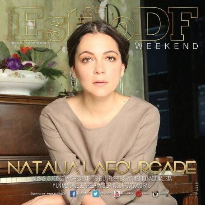 Who is Natalia Lafourcade Dating Now
