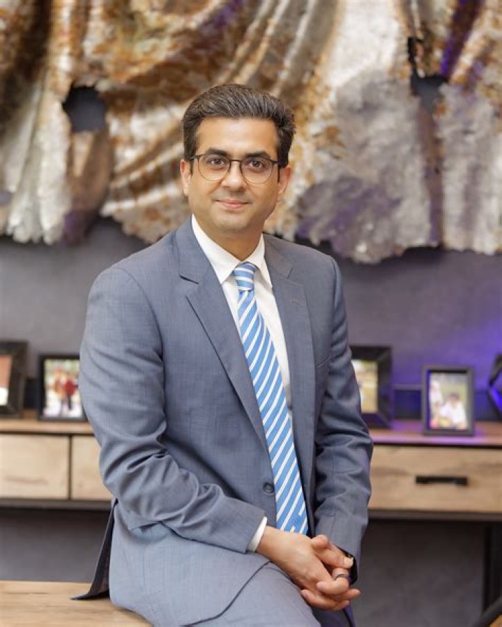 Who is Oner Erkan Dating Now?