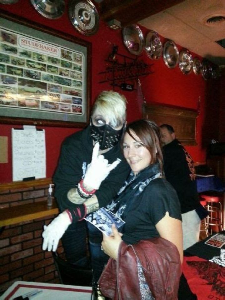 Who is Otep Shamaya Dating Now?