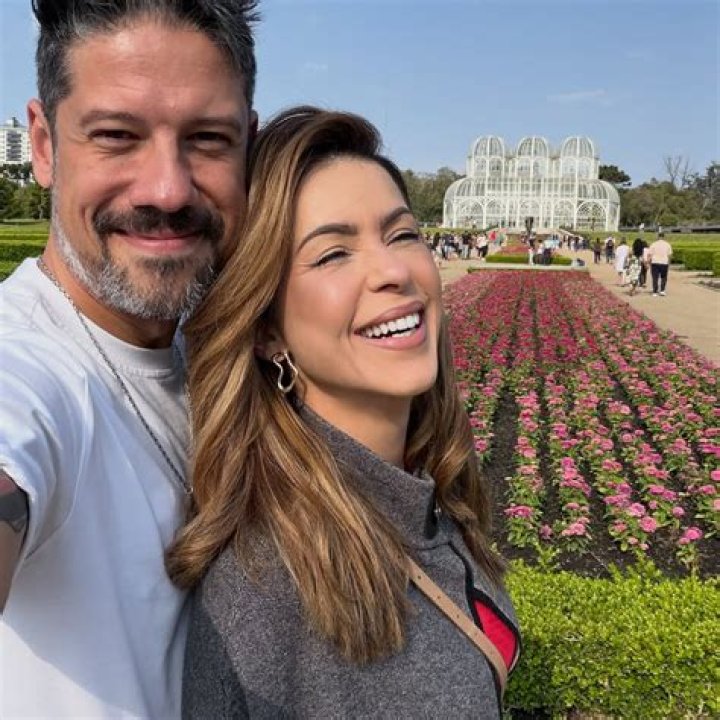 Who is Phelipe Siani Dating Now?