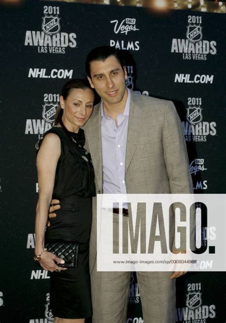 Who is Roberto Luongo Dating Now?