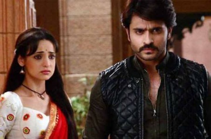 Who is Sanaya Irani Dating Now?