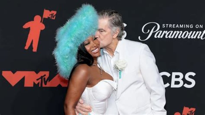 Who is Sarah Walker Dating Now?