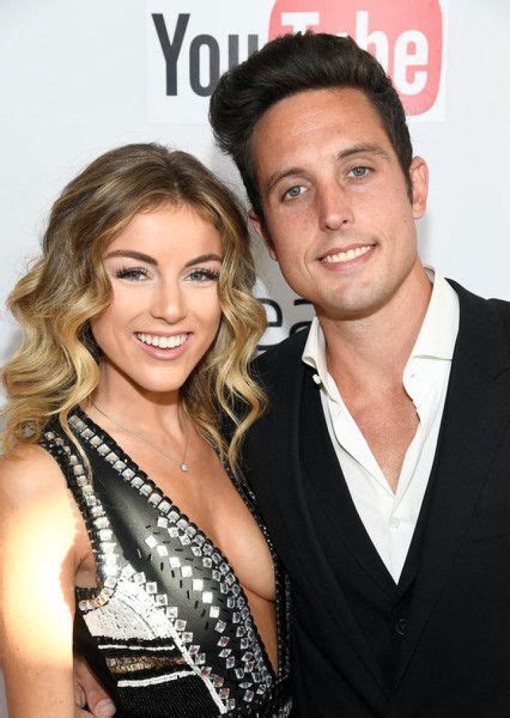 Who is Sawyer Hartman Dating Now