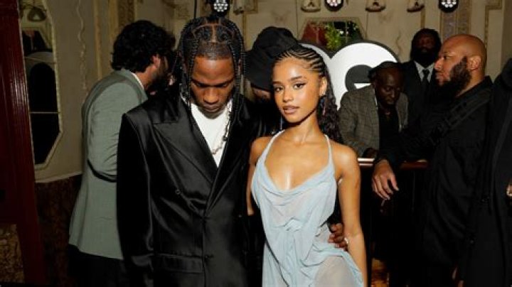 Who is Scott Holroyd Dating Now?