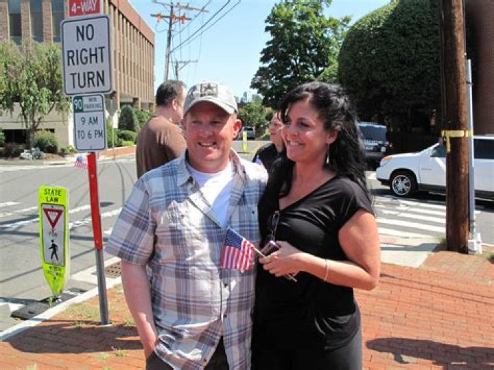 Who is Sean Lee Dating Now