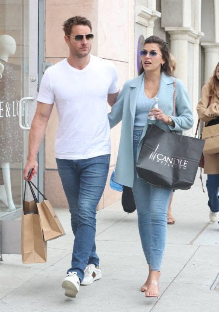 Who is Sofia Pernas Dating Now