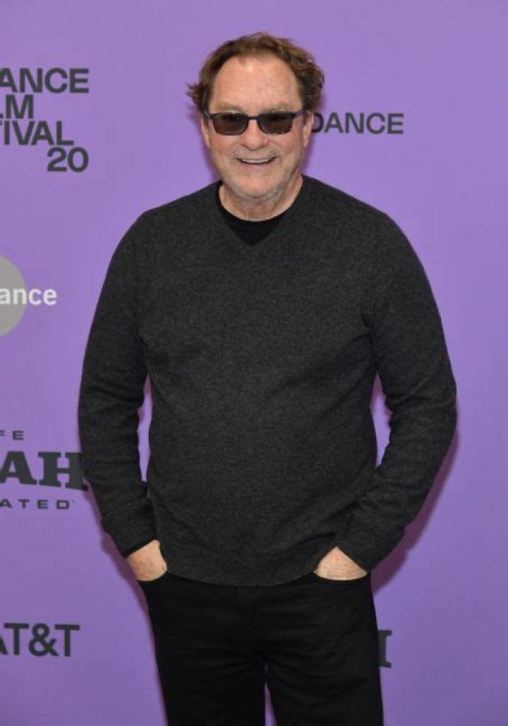 Who is Stephen Root Dating Now?