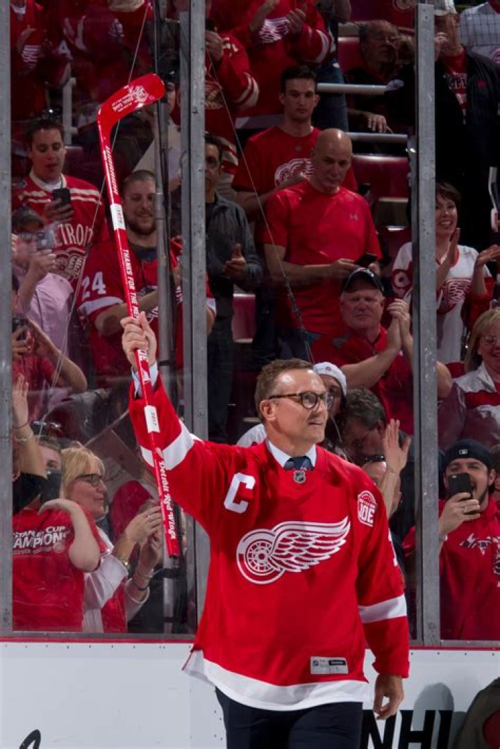 Who is Steve Yzerman Dating Now?