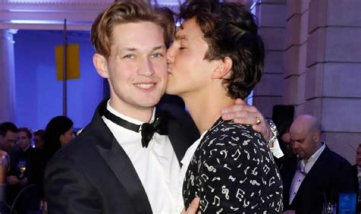 Who is Tim Oliver Schultz Dating Now