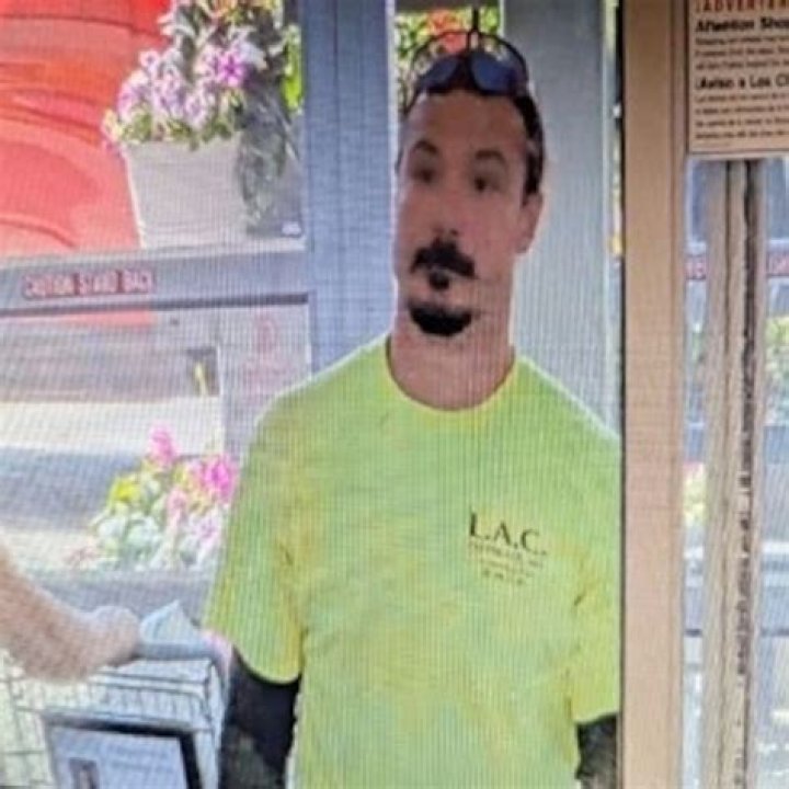 Who is Travis Shaw Dating Now