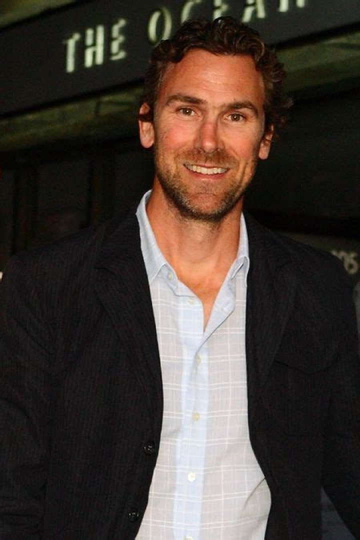 Who is Trevor Linden Dating Now?