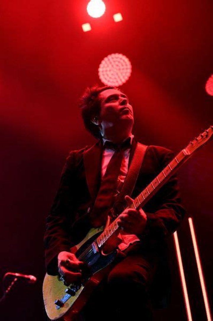 Who is Troy Van Leeuwen Dating Now