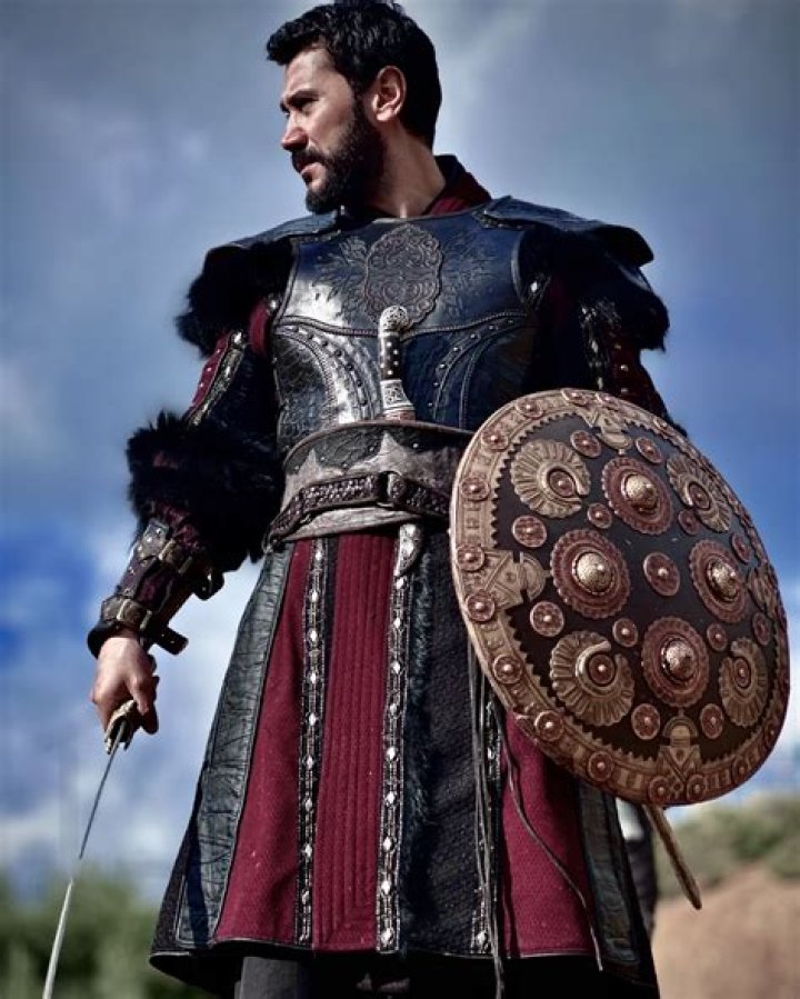 Who is Ugur Gunes Dating Now?