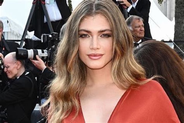 Who is Valentina Sampaio Dating Now