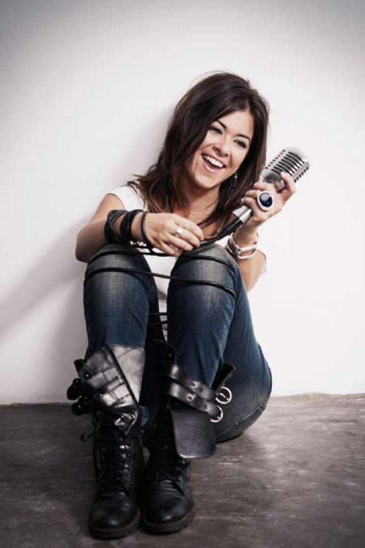 Who is Vanesa Martín Dating Now