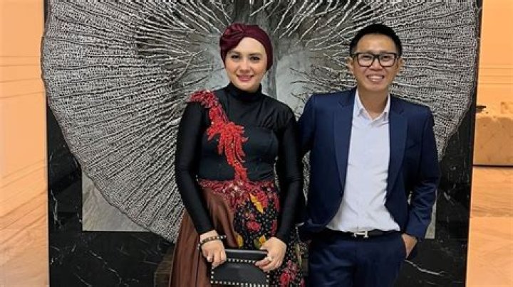 Who is Viona Rosalina Dating Now?