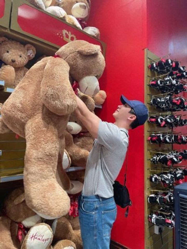 Who is Wonho Dating Now