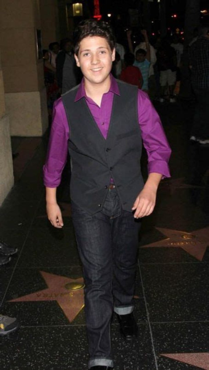 Who is Zach Louis Dating Now