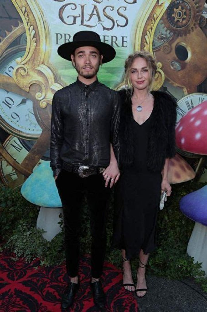 Who is Zella Day Dating Now